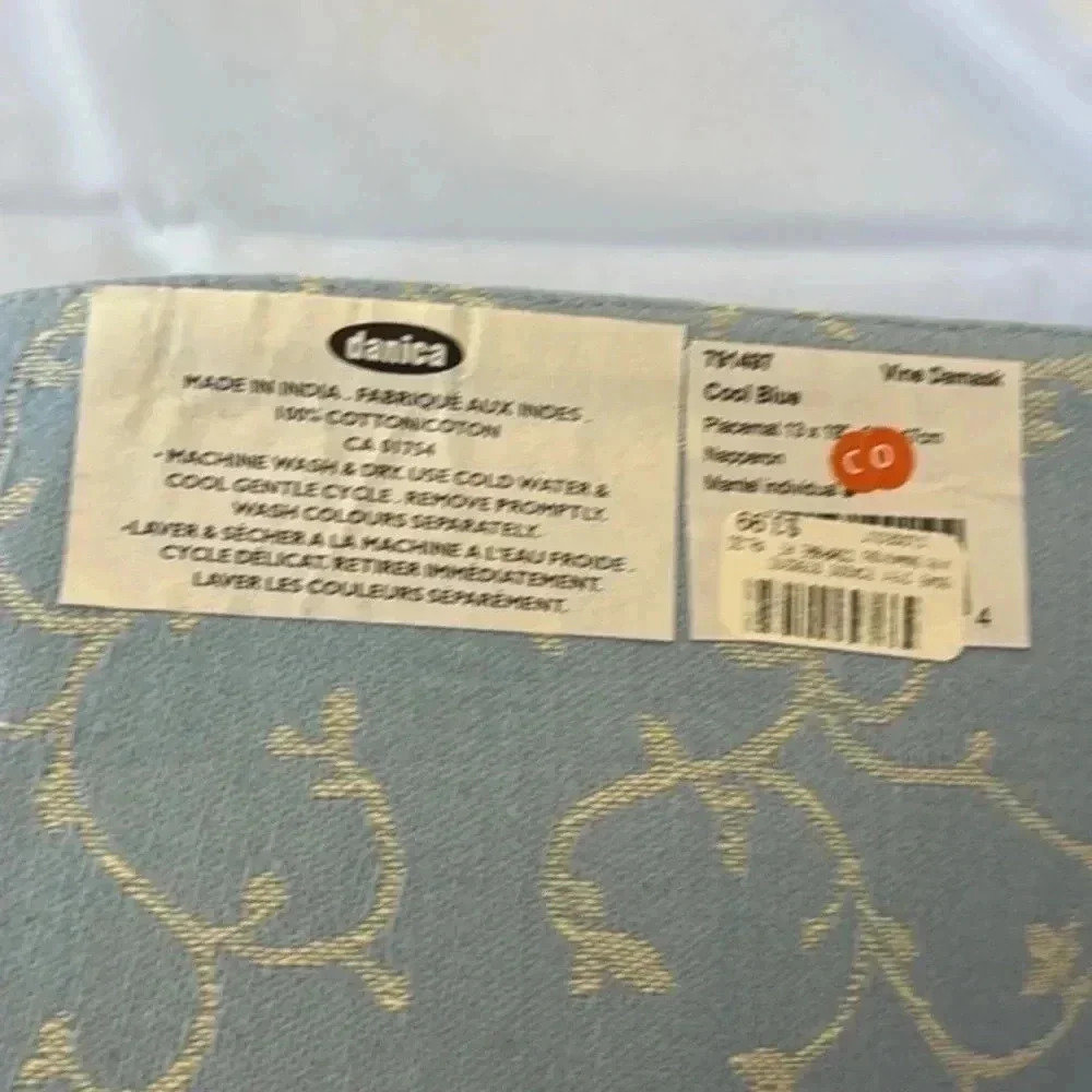 NWT Set of 8 Danica ‘Vine Damask’ Placemats and Napkins in Cool Blue - Picture 3 of 7